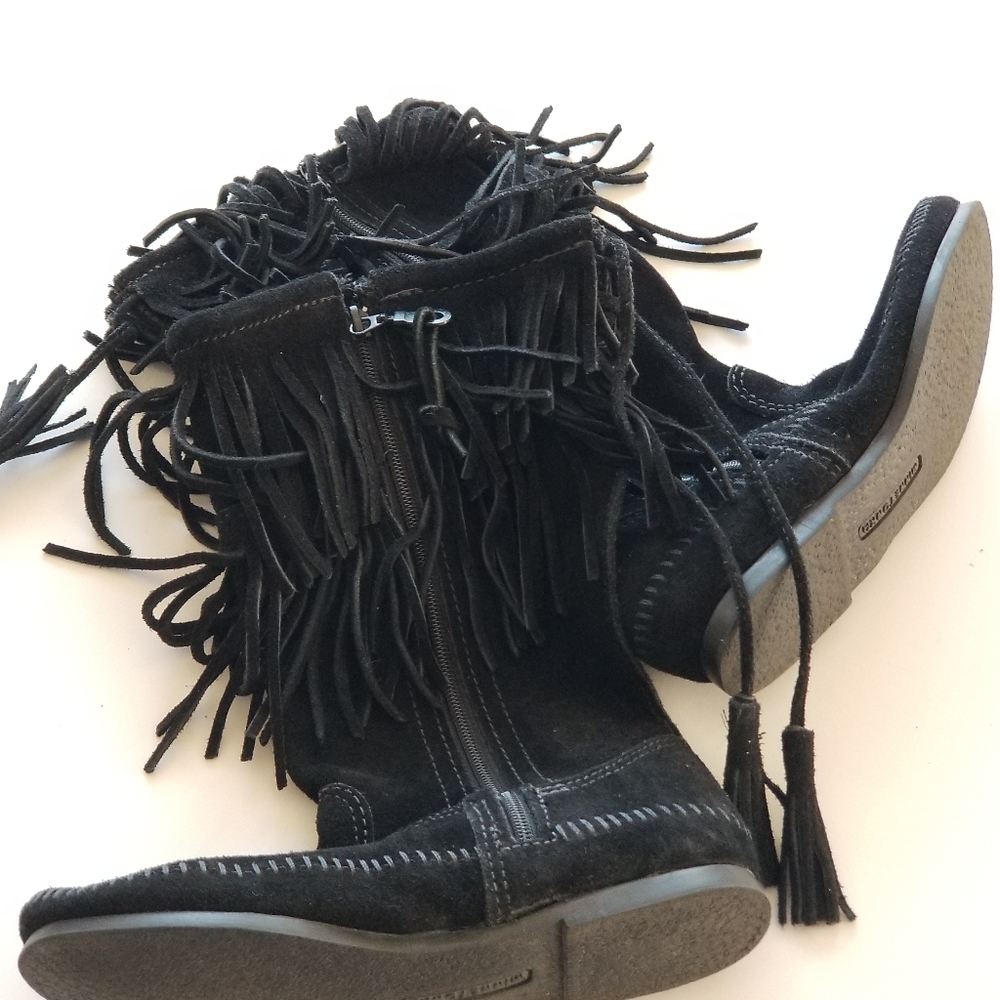 Minnetonka NWOT Black Suede Fringed Boots - Picture 4 of 9